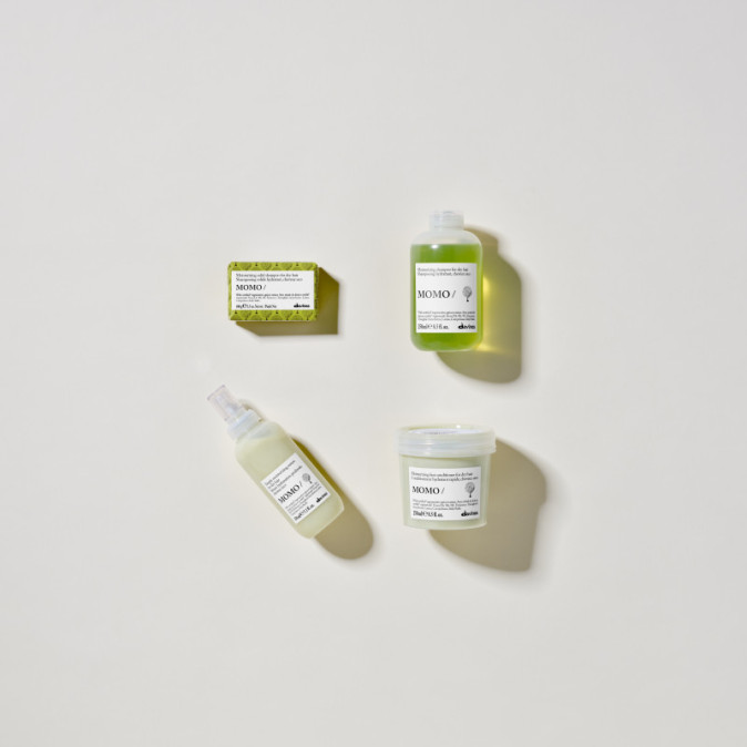 Davines MOMO Зволожувальний кондиціонер швидкої дії для сухого волосся Essential Haircare, 250 мл 