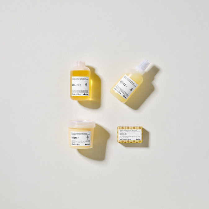 Davines DEDE Делікатний твердий шампунь для всіх типів волосся Essential Haircare, 100 г 